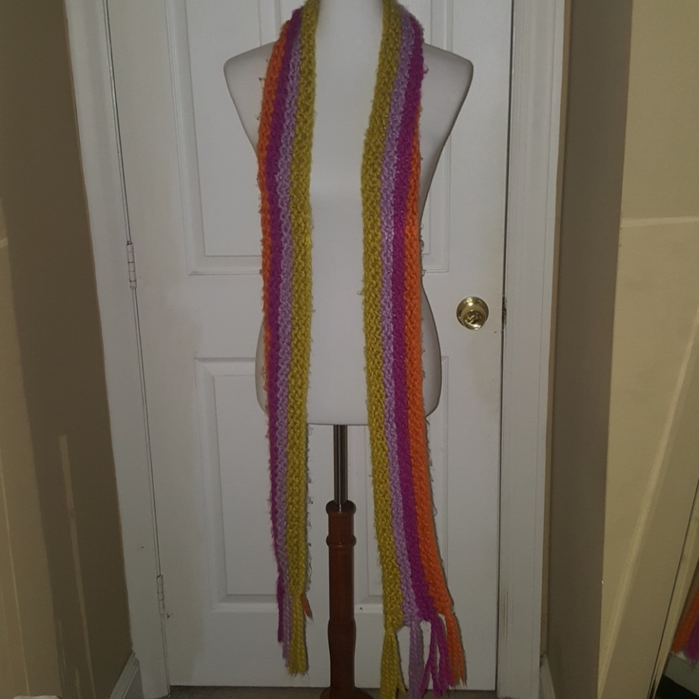 ๐ 4/$25 Long, colorful scarf - Picture 4 of 4